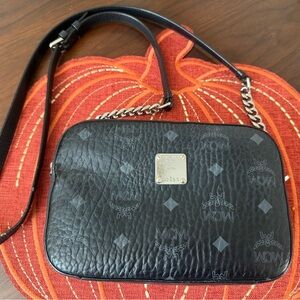MCM VISETOS BLACK CROSSBODY LOGO CAMERA BAG